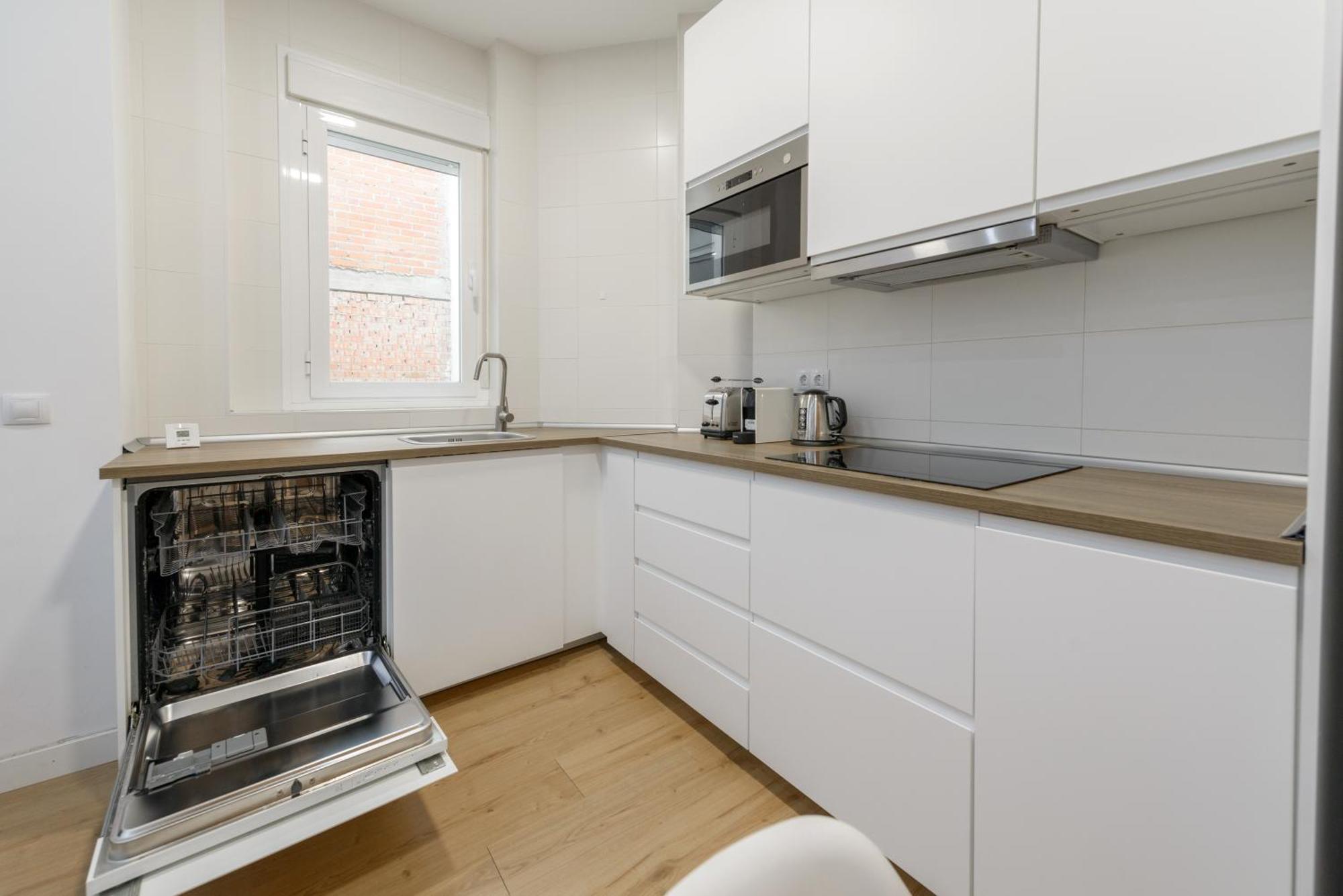 Avila Calle, Precioso Estudio En Santiago Bernabeu-Estrecho En Segundo Piso Sin Ascensor Apartment Мадрид Екстериор снимка