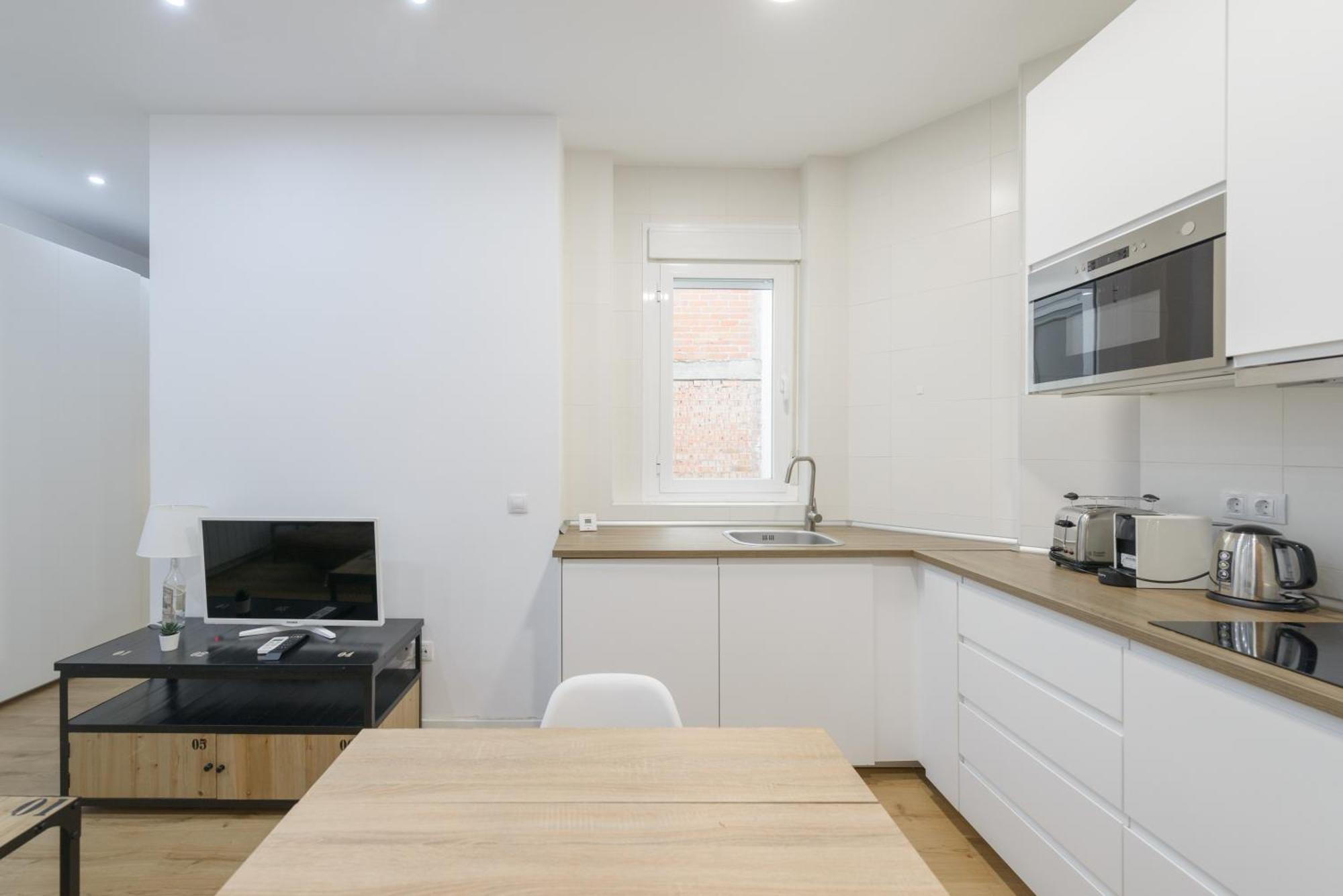 Avila Calle, Precioso Estudio En Santiago Bernabeu-Estrecho En Segundo Piso Sin Ascensor Apartment Мадрид Екстериор снимка
