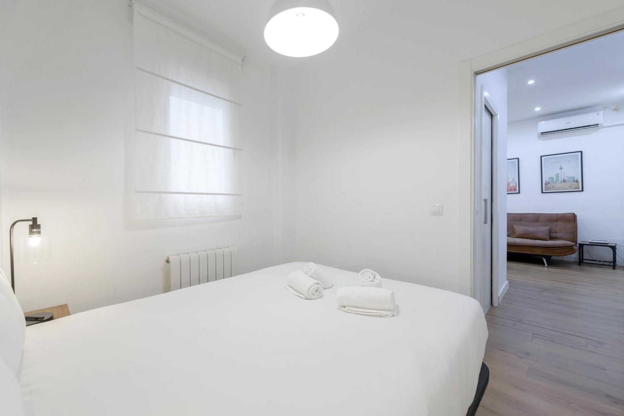 Avila Calle, Precioso Estudio En Santiago Bernabeu-Estrecho En Segundo Piso Sin Ascensor Apartment Мадрид Екстериор снимка