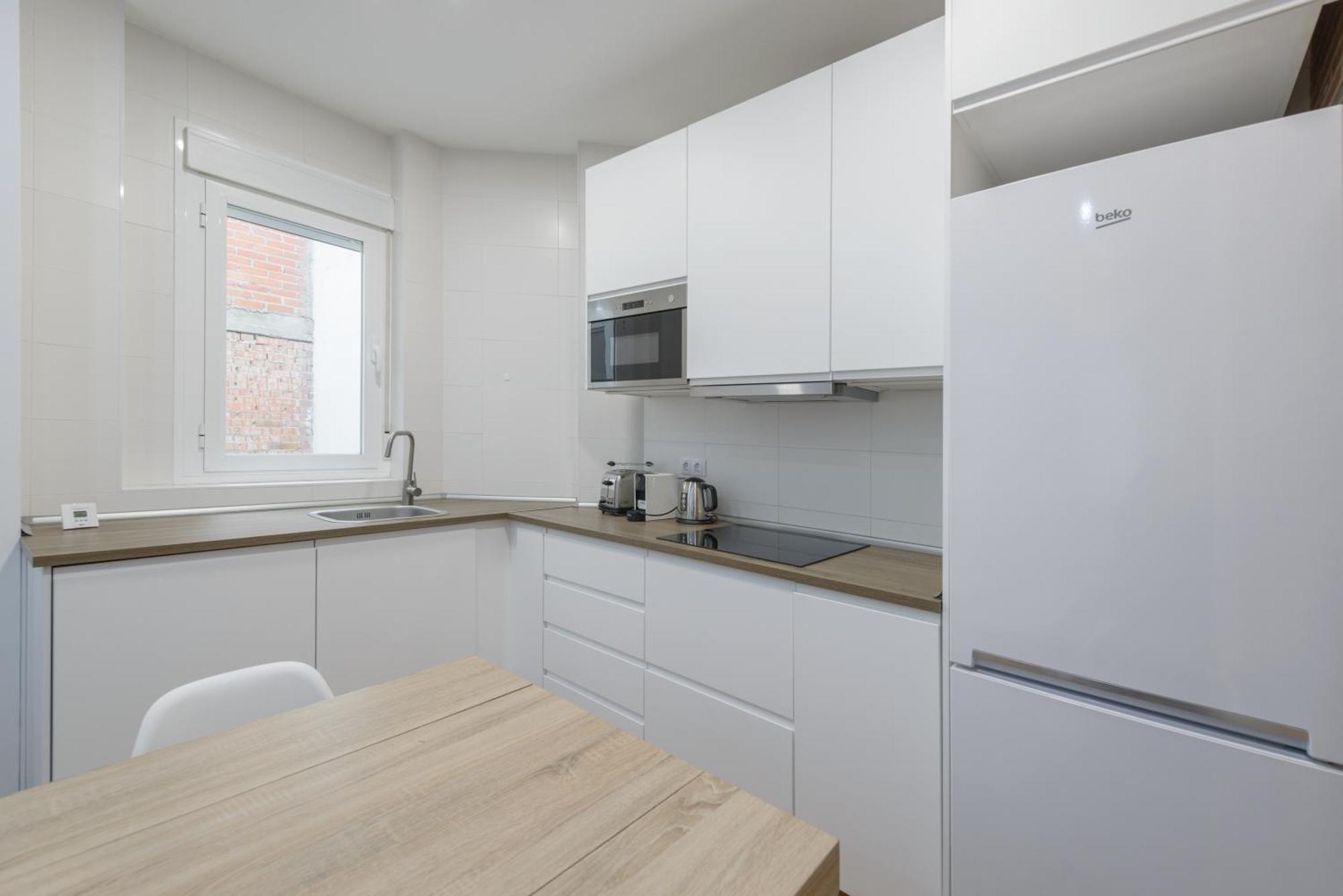 Avila Calle, Precioso Estudio En Santiago Bernabeu-Estrecho En Segundo Piso Sin Ascensor Apartment Мадрид Екстериор снимка