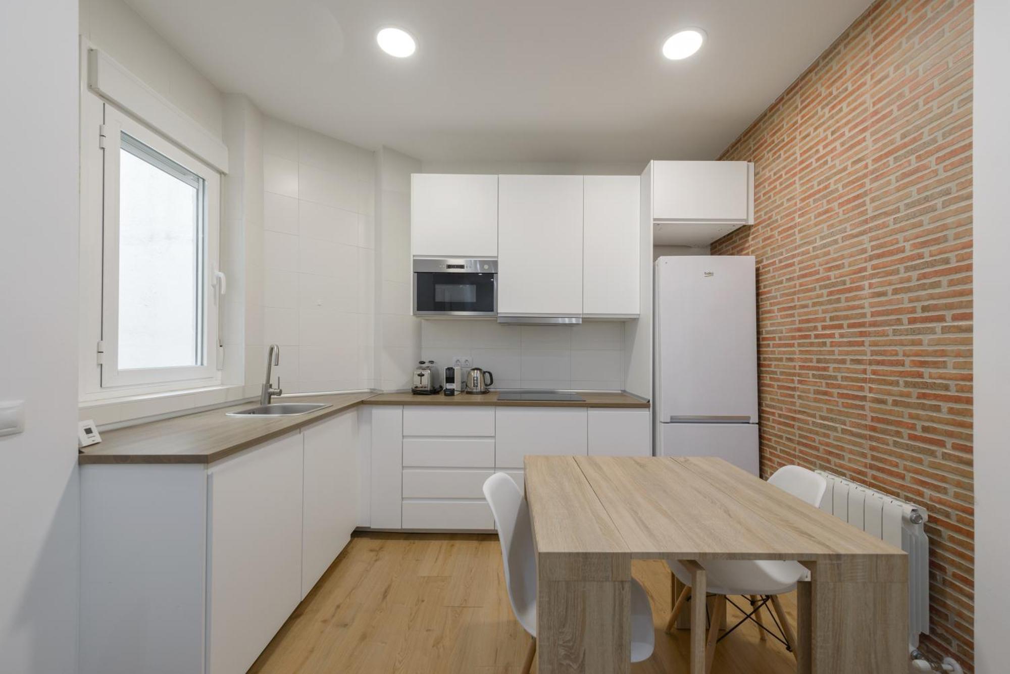 Avila Calle, Precioso Estudio En Santiago Bernabeu-Estrecho En Segundo Piso Sin Ascensor Apartment Мадрид Екстериор снимка