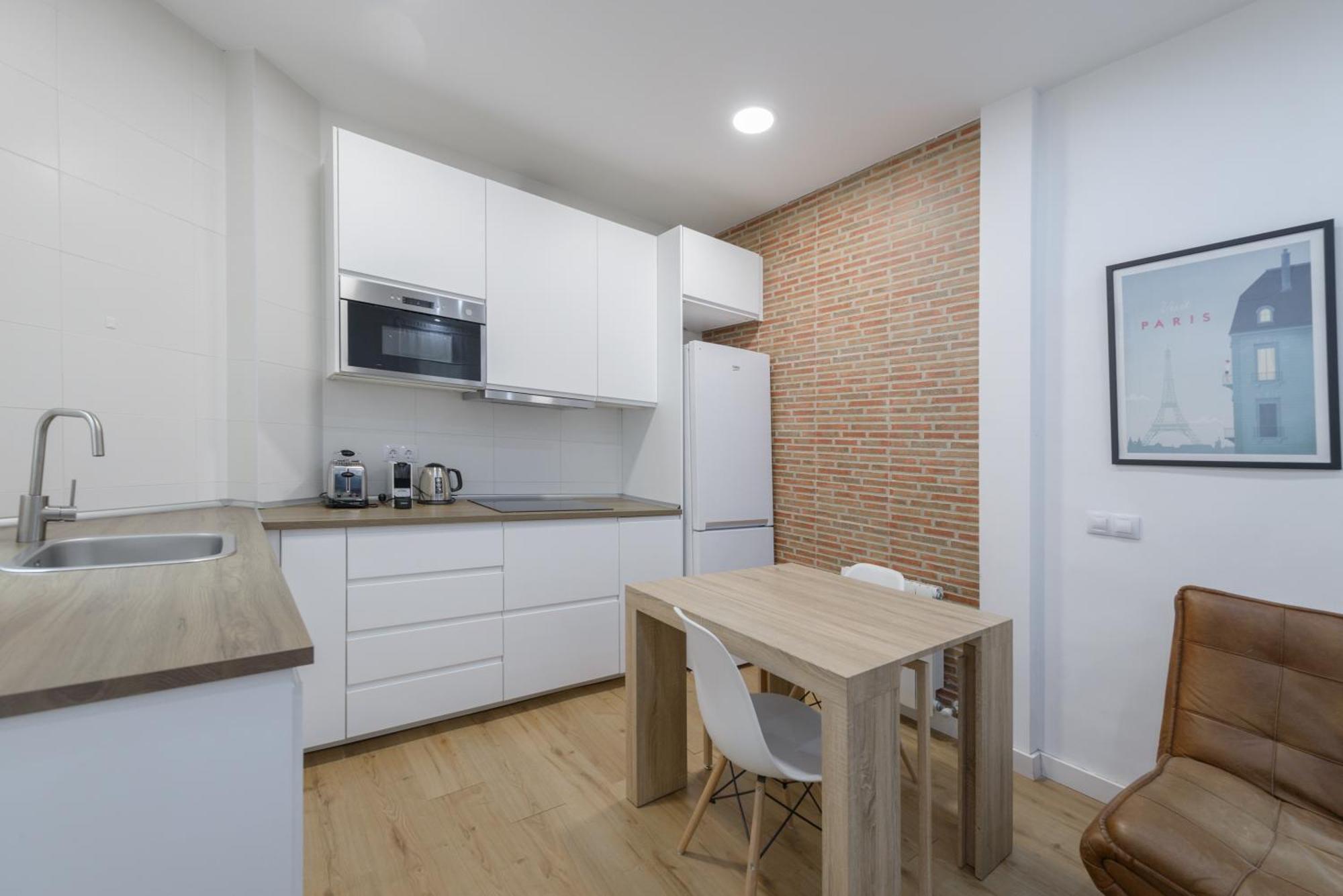 Avila Calle, Precioso Estudio En Santiago Bernabeu-Estrecho En Segundo Piso Sin Ascensor Apartment Мадрид Екстериор снимка